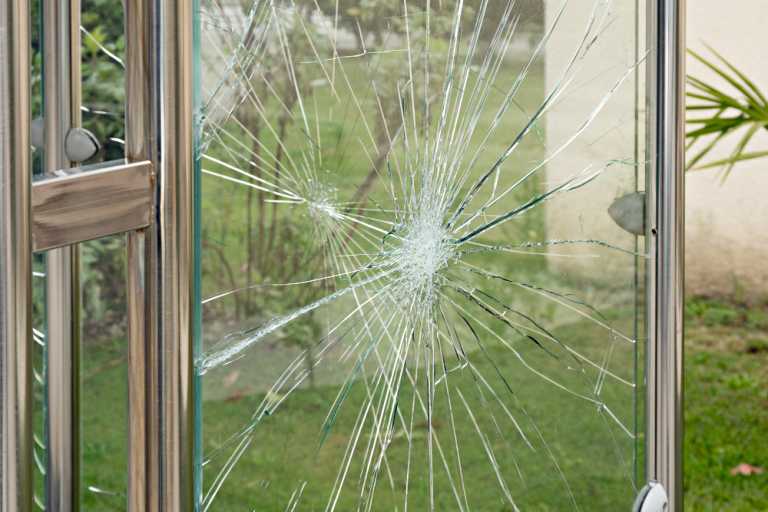 fenêtre vitrage cassée